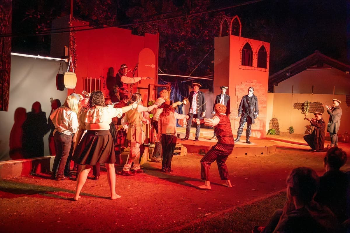 ... wird durch einen unerwarteten Besuch unterbrochen!