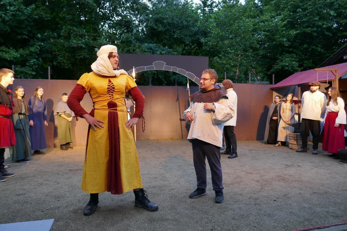 "Ich will, dass du ein Gedicht über meine Schönheit verfasst"